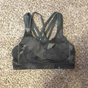 Women’s Lululemon sports bra